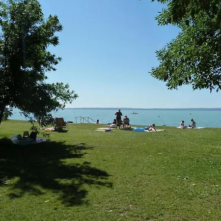 Sunvillage Camp- Mobilházak Alsóörsön * Alsóörs